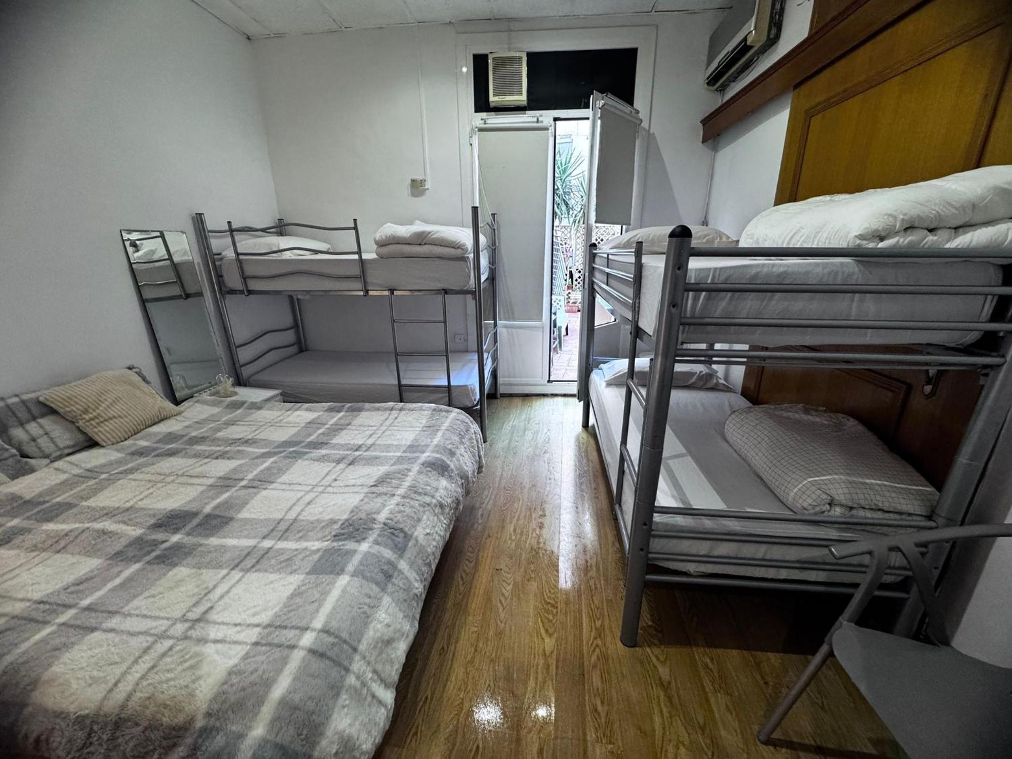 Habitacion Para Grupos Y Familias Hasta 8 바르셀로나 외부 사진