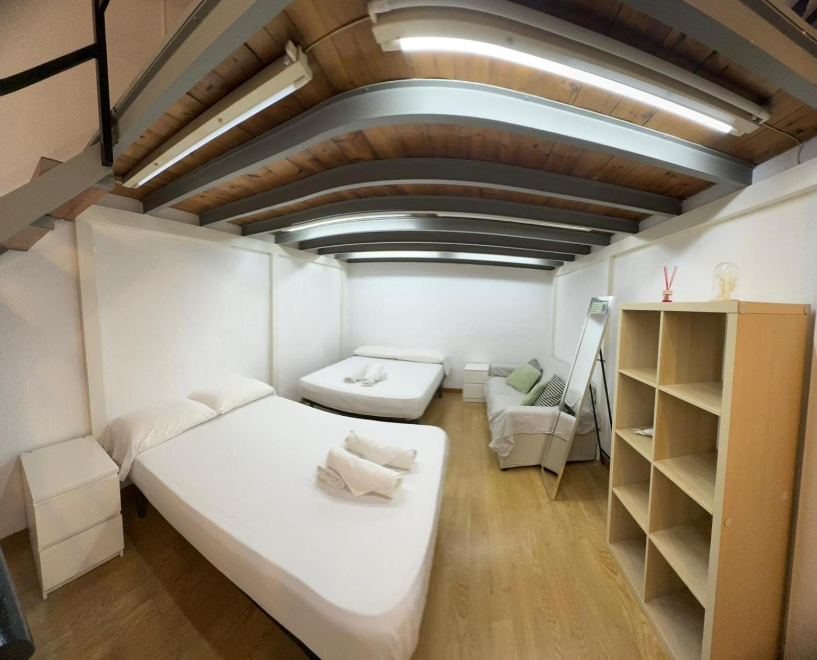 Habitacion Para Grupos Y Familias Hasta 8 바르셀로나 외부 사진